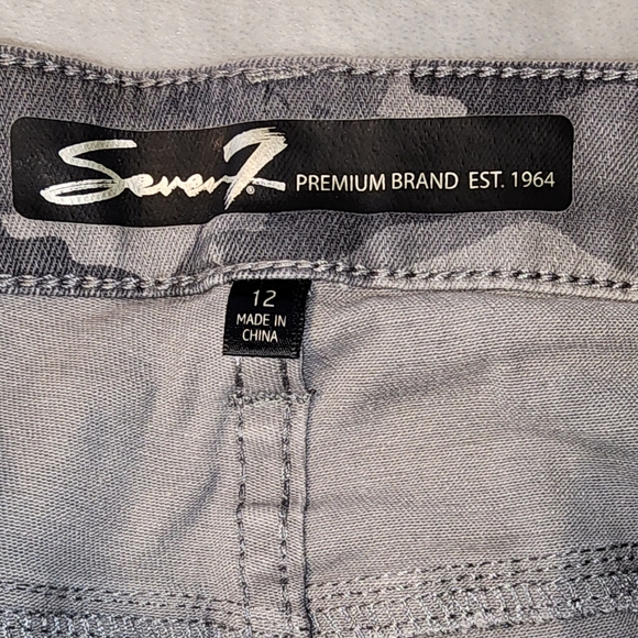 💥Sale💥NWT Mid Rise Slim Straight - Picture 5 of 6